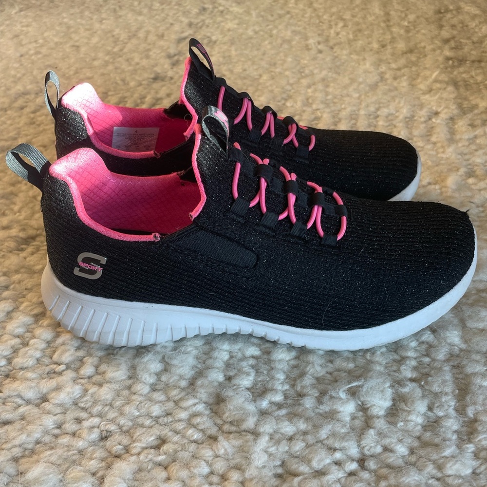 Girls kid Sketcher shoes